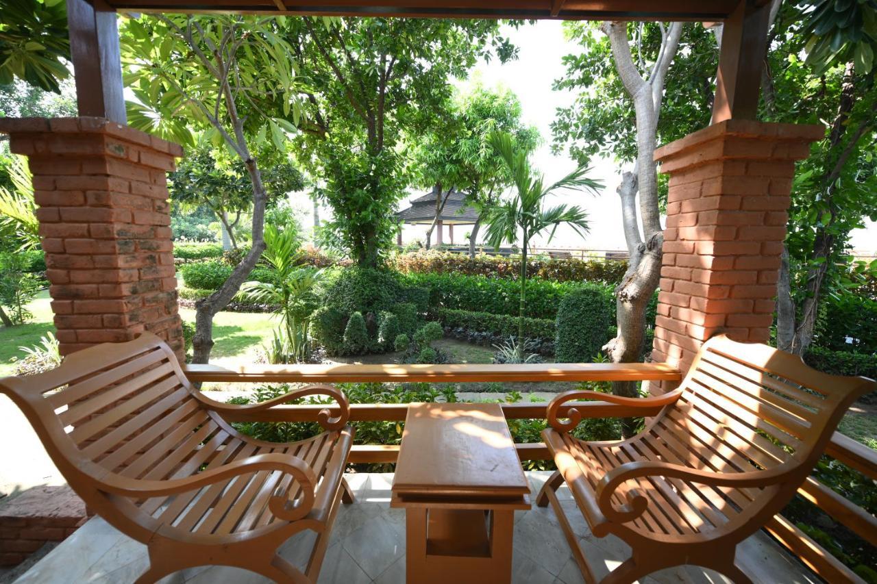 Aye Yar River View Resort Bagan Ngoại thất bức ảnh