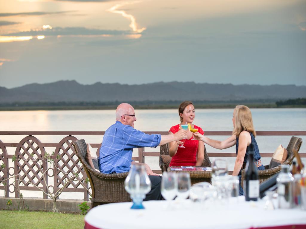 Aye Yar River View Resort Bagan Ngoại thất bức ảnh