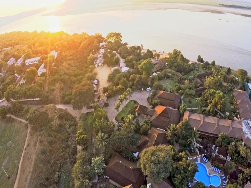 Aye Yar River View Resort Bagan Ngoại thất bức ảnh