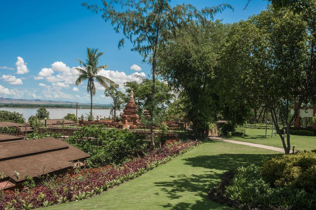 Aye Yar River View Resort Bagan Ngoại thất bức ảnh