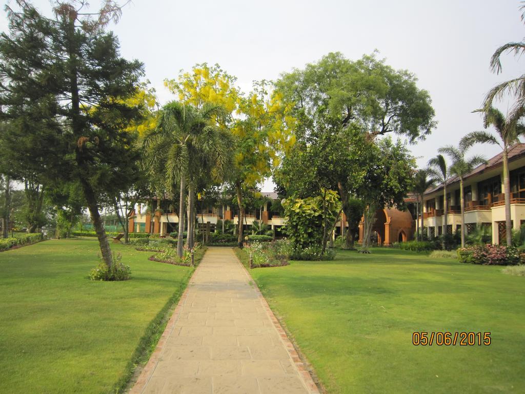 Aye Yar River View Resort Bagan Ngoại thất bức ảnh