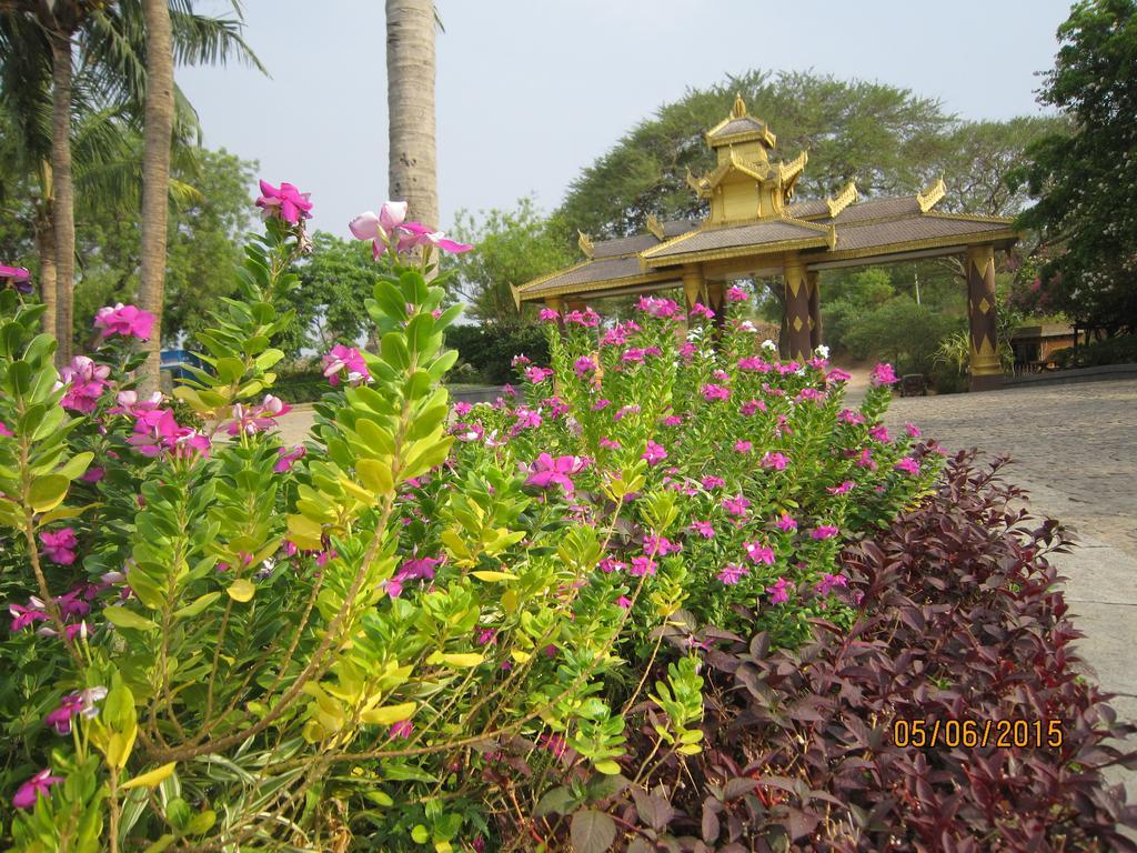 Aye Yar River View Resort Bagan Ngoại thất bức ảnh