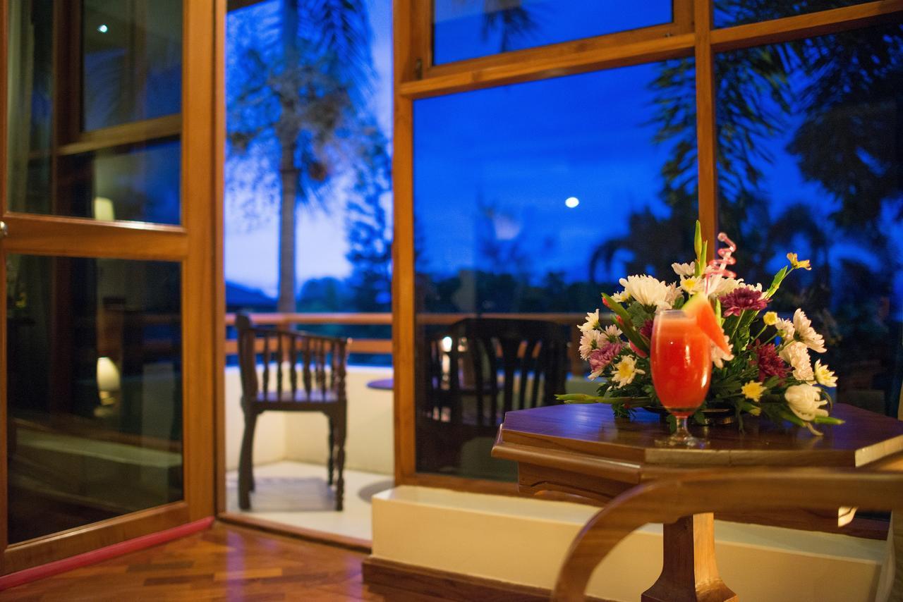Aye Yar River View Resort Bagan Ngoại thất bức ảnh