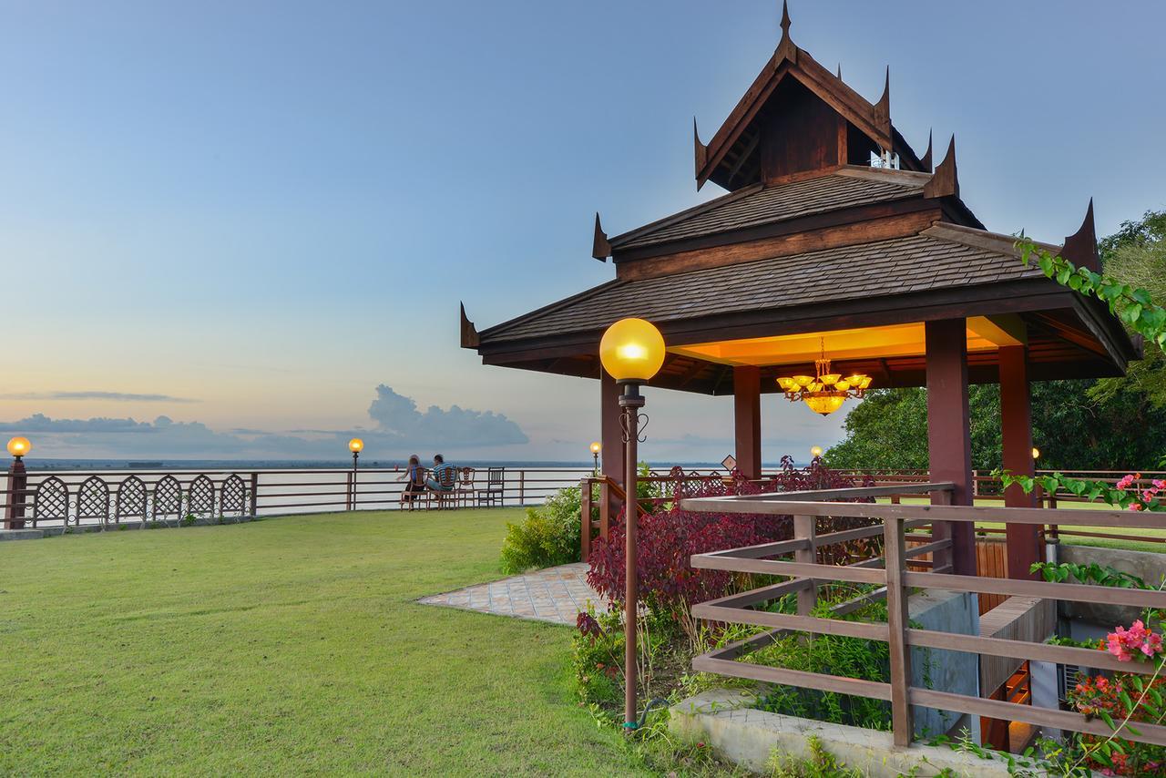 Aye Yar River View Resort Bagan Ngoại thất bức ảnh