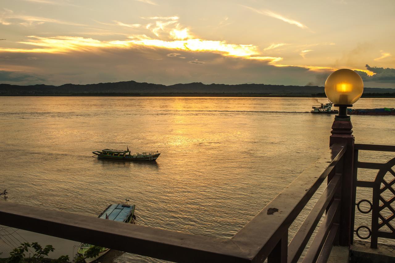 Aye Yar River View Resort Bagan Ngoại thất bức ảnh