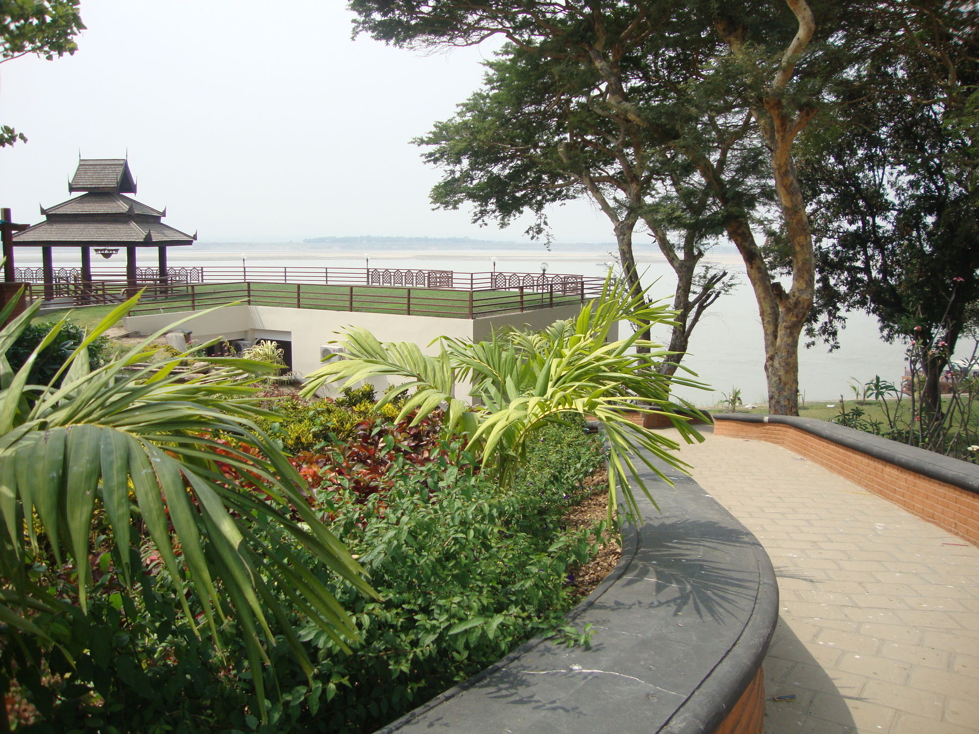 Aye Yar River View Resort Bagan Ngoại thất bức ảnh